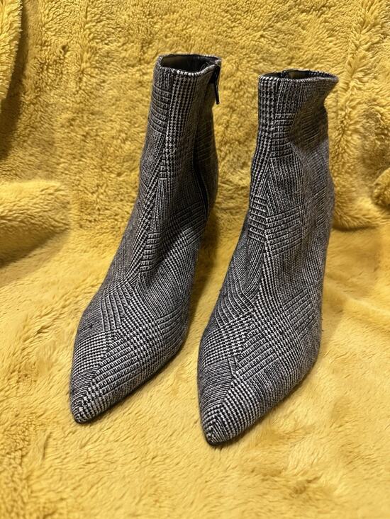 Cityclassified Shoes - Cityclassified Pointy Toe Black White Ankle Boots Womens Size 7.5 Heels City